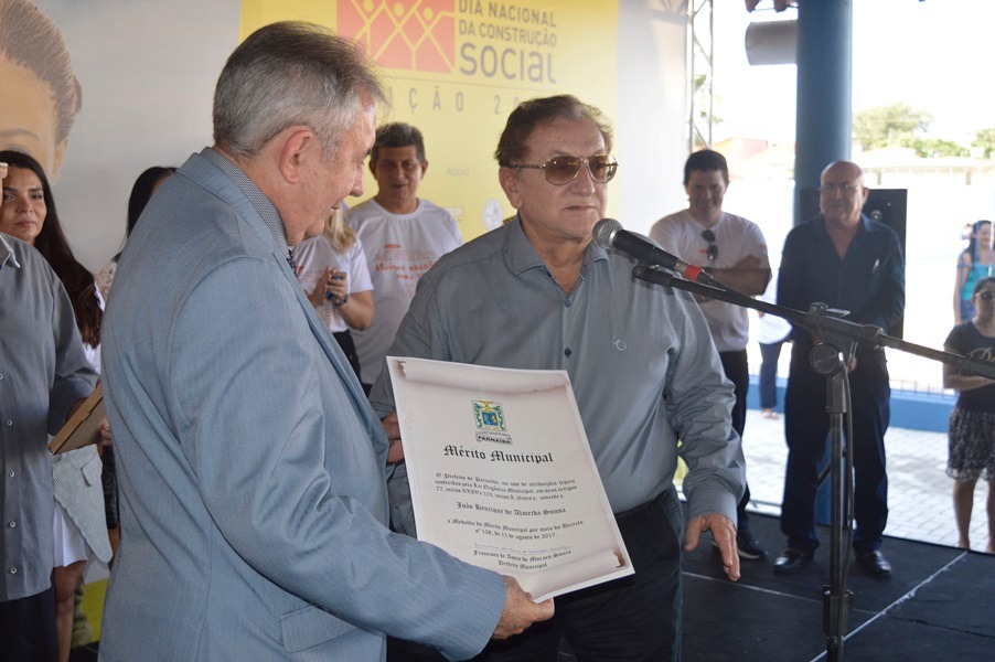 João Henrique participa de reabertura do Verdinho e é homenageado