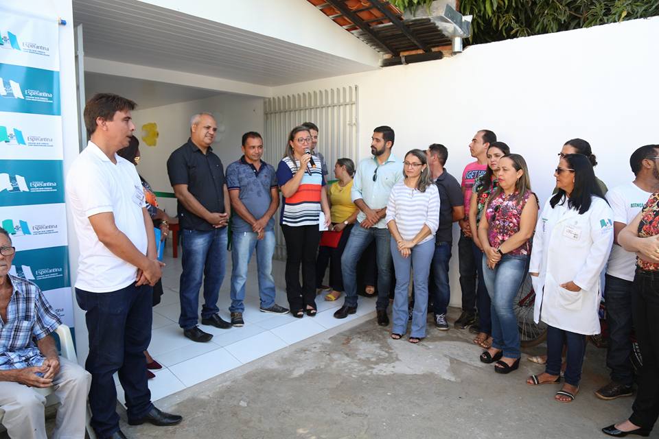 Vilma Morim entrega UBS em Esperantina