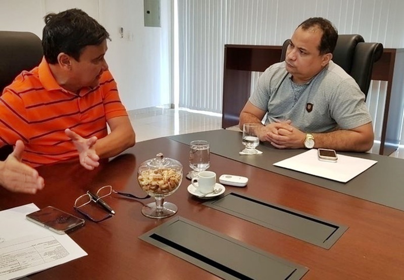 Encontro entre o governador e Evaldo Gomes