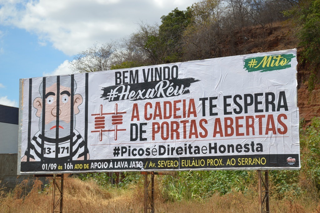 Picoenses se manifestam contra visita de Lula