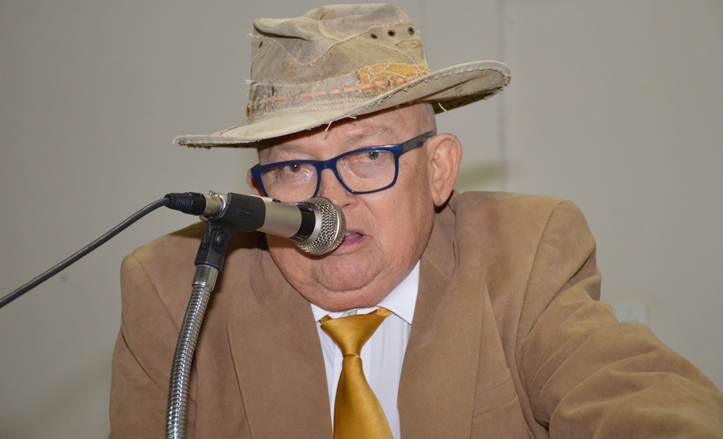 João Bosco denuncia Padre Walmir ao Ministério Público