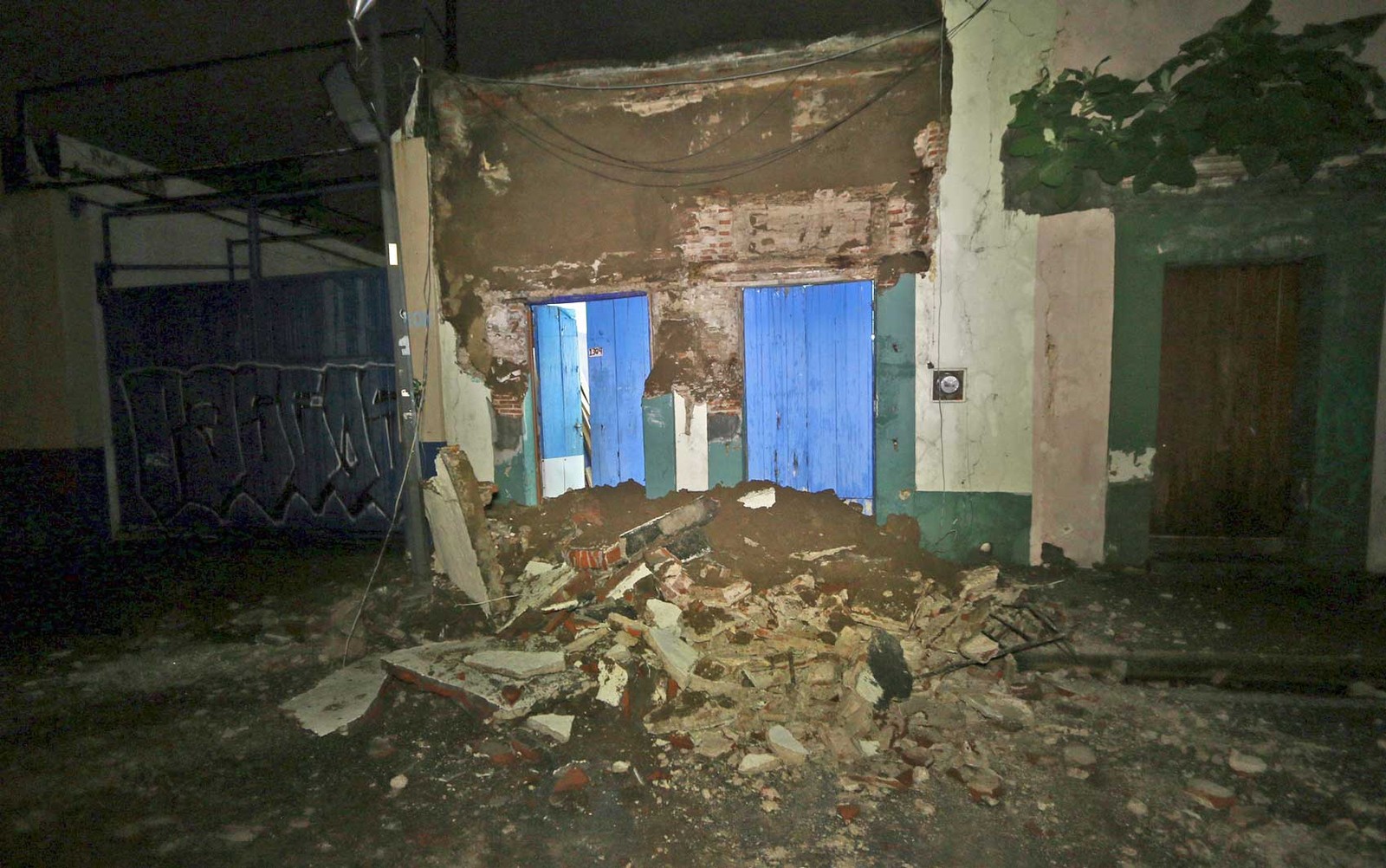 Casa ficou destruída após terremoto