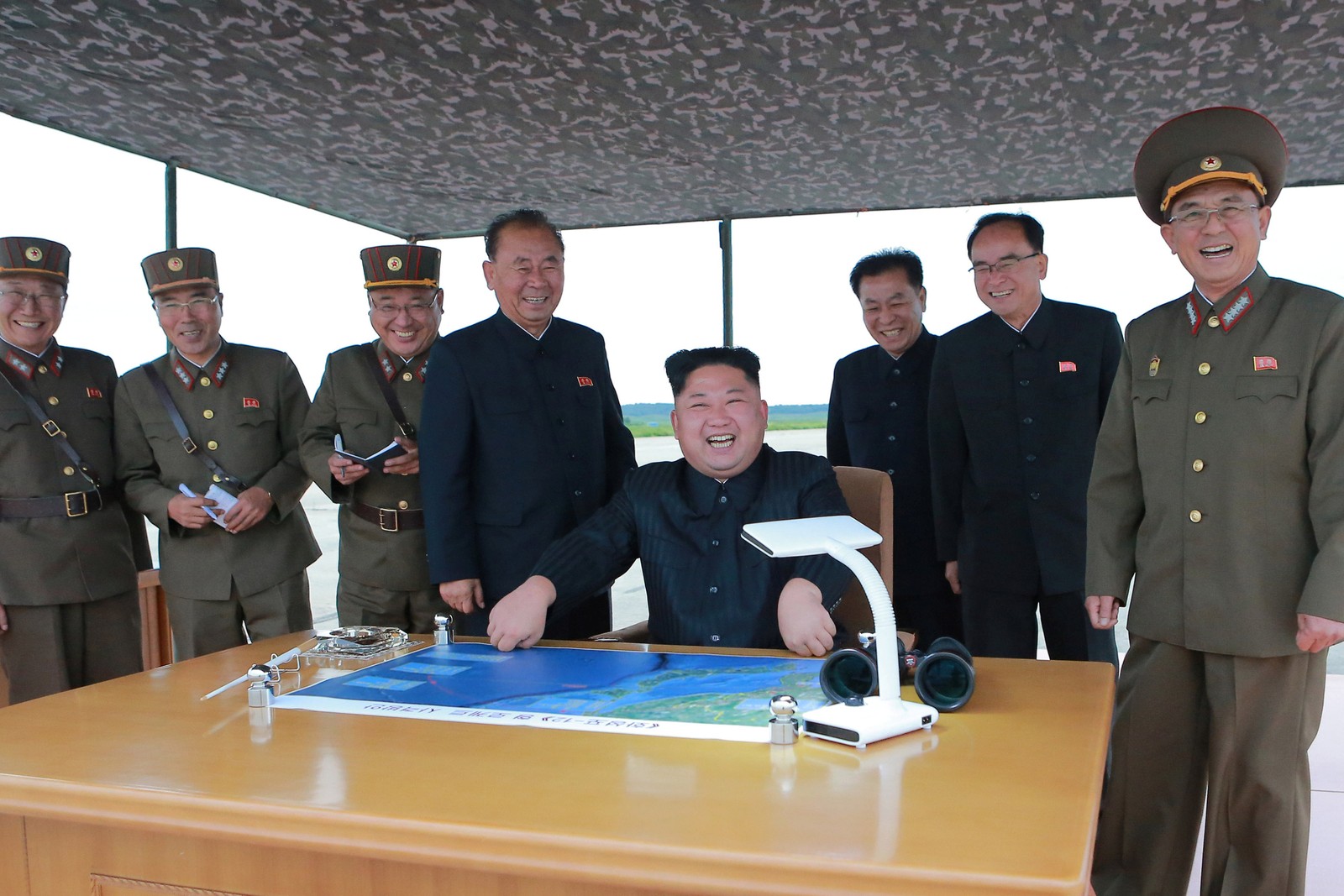Ditador da Coreia do Norte e militares aliados do governo