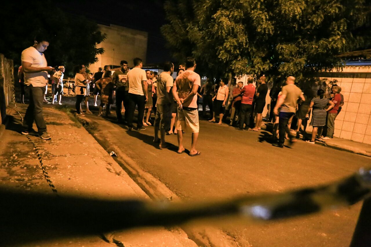 Populares no local do crime