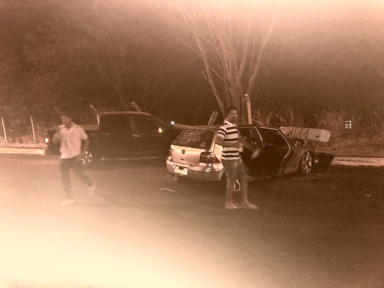 Veículos se envolvem em acidente na zona leste de Teresina