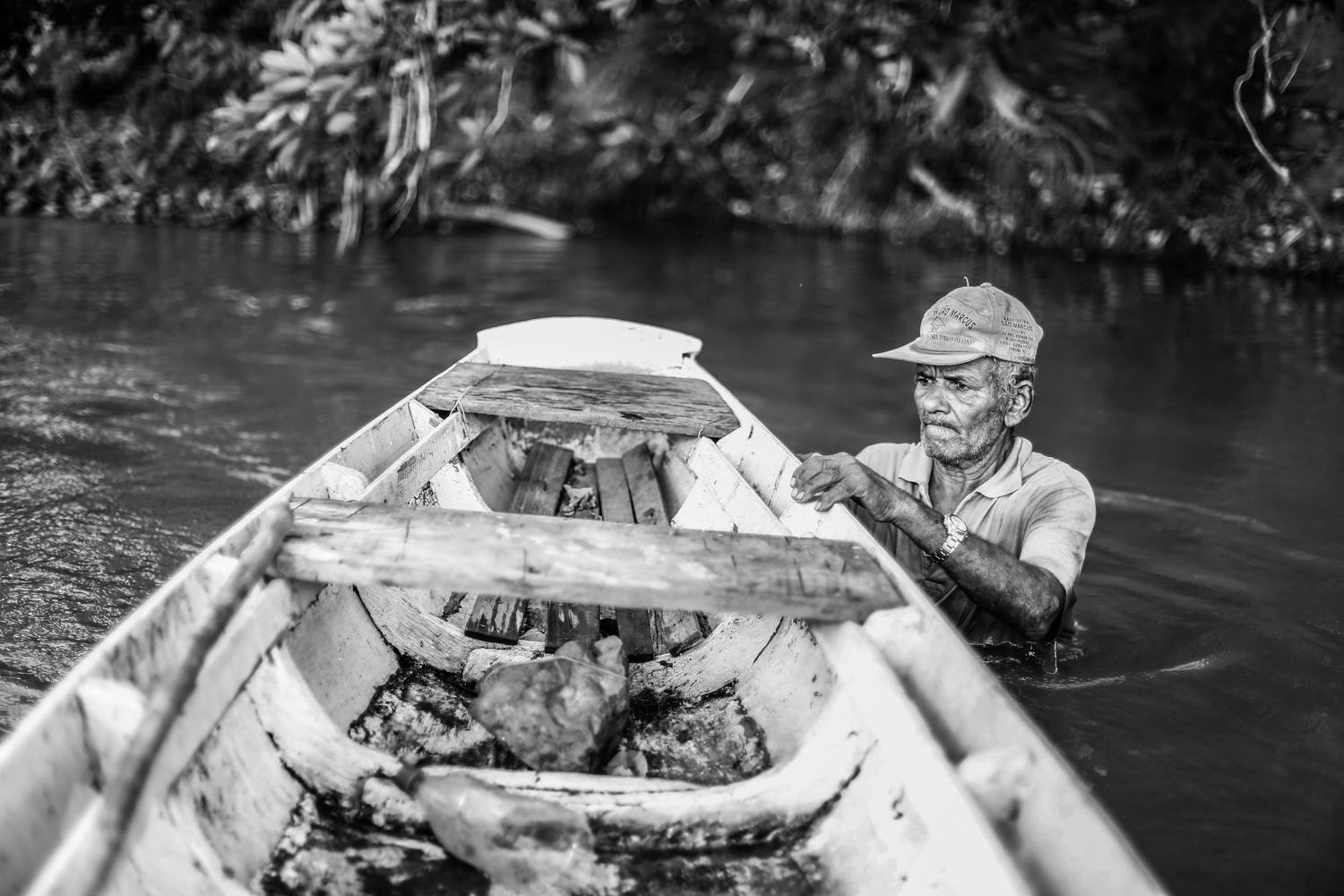 Seu Bernado, 60 anos de idade, desde os 11 anos vive da pesca