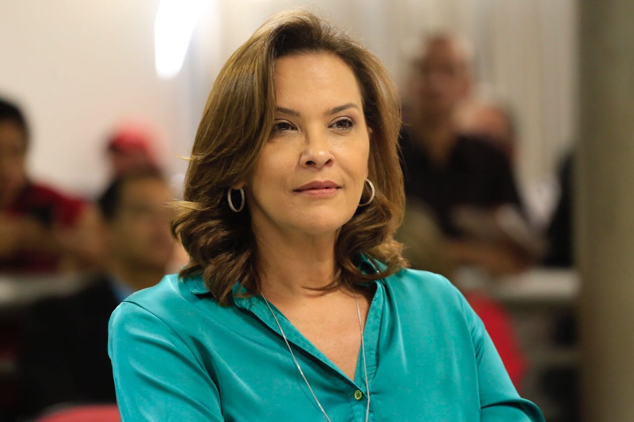 Deputada Juliana Falcão