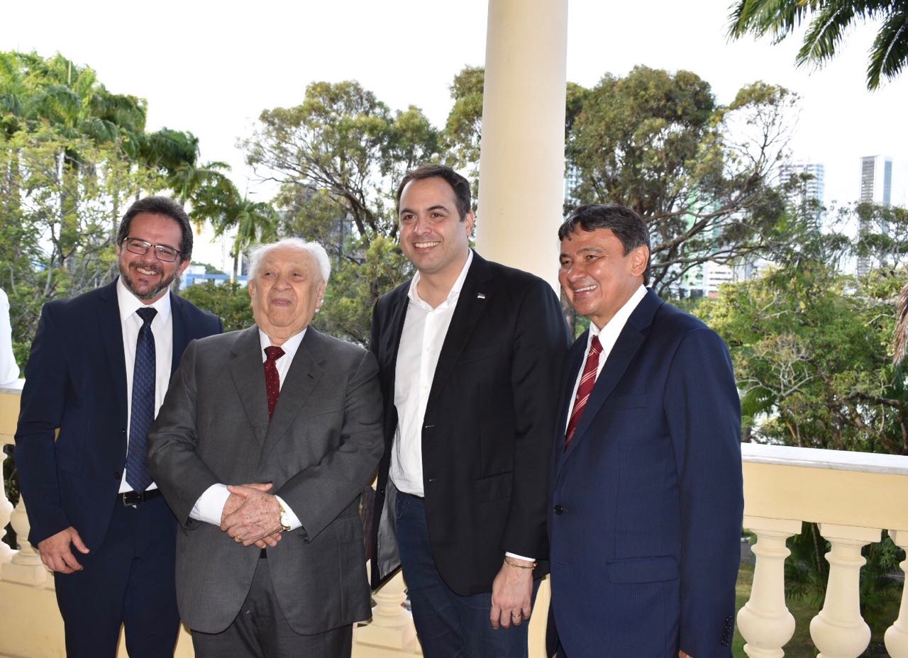 Wellington Dias prestigia título para João Claudino em Pernambuco