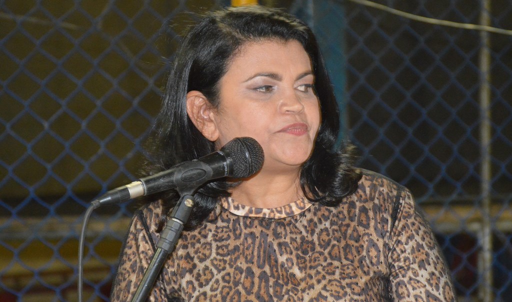 Secretária de Educação mantém silêncio sobre edital