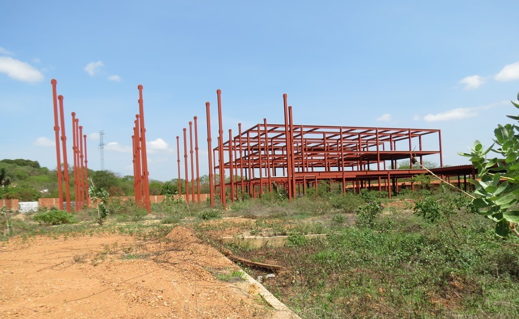 Obras do novo hospital de Picos estão paralisadas