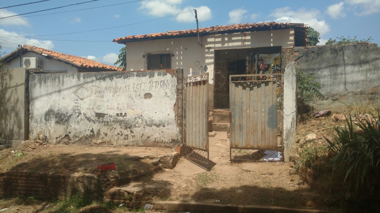 Casa onde as crianças foram encontradas no Monte Castelo 