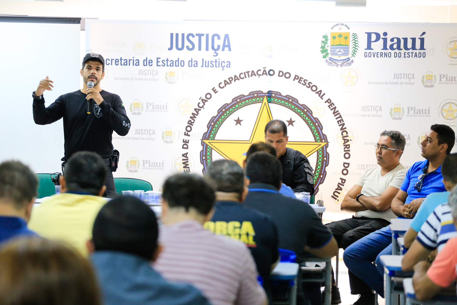 Palestra sobre o curso de tiro