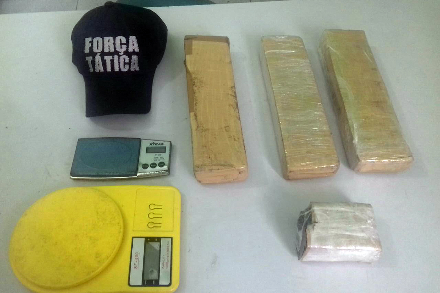 Material apreendido na Nova Brasília 