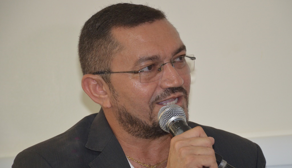 Prefeito de Picos diz que não autorizou aumento na taxa de iluminação pública