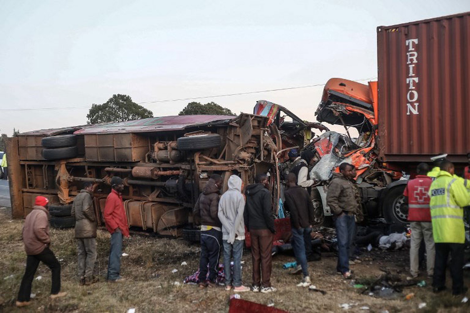 Acidente entre ônibus e caminhão no Quênia