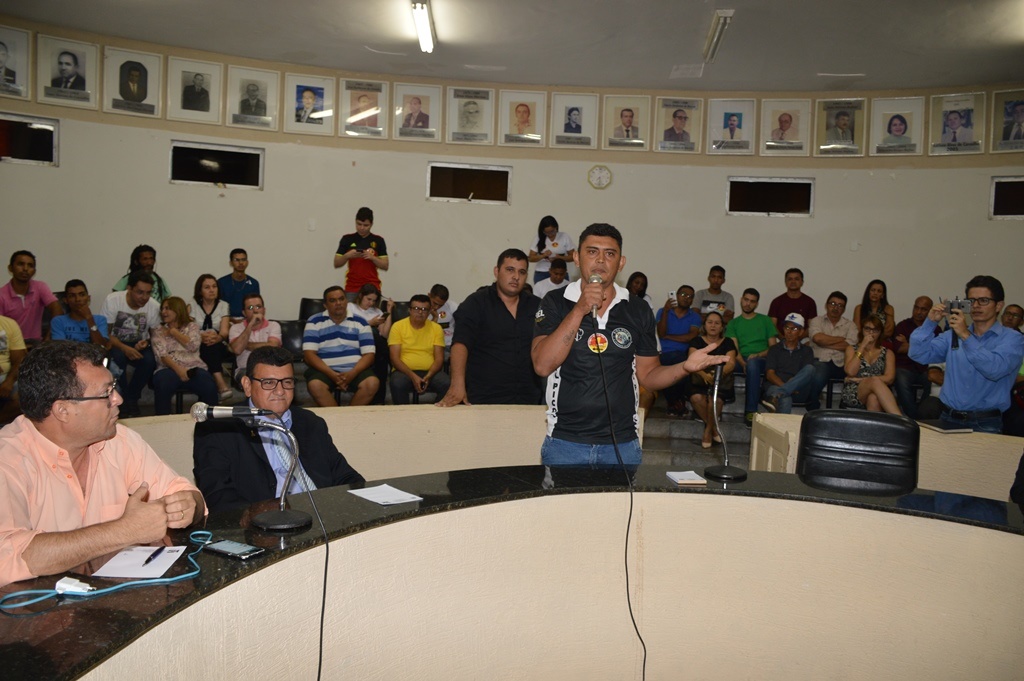 Consumidores cobram revogação da lei que permitiu aumento da taxa de iluminação 