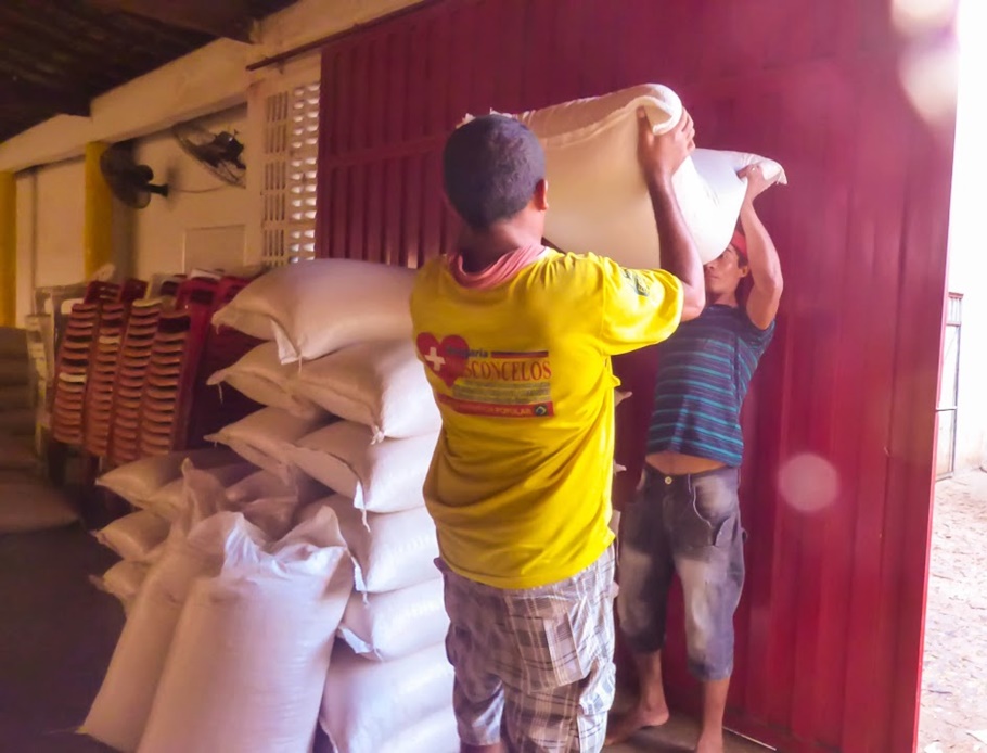 Entrega de milhos da Conab