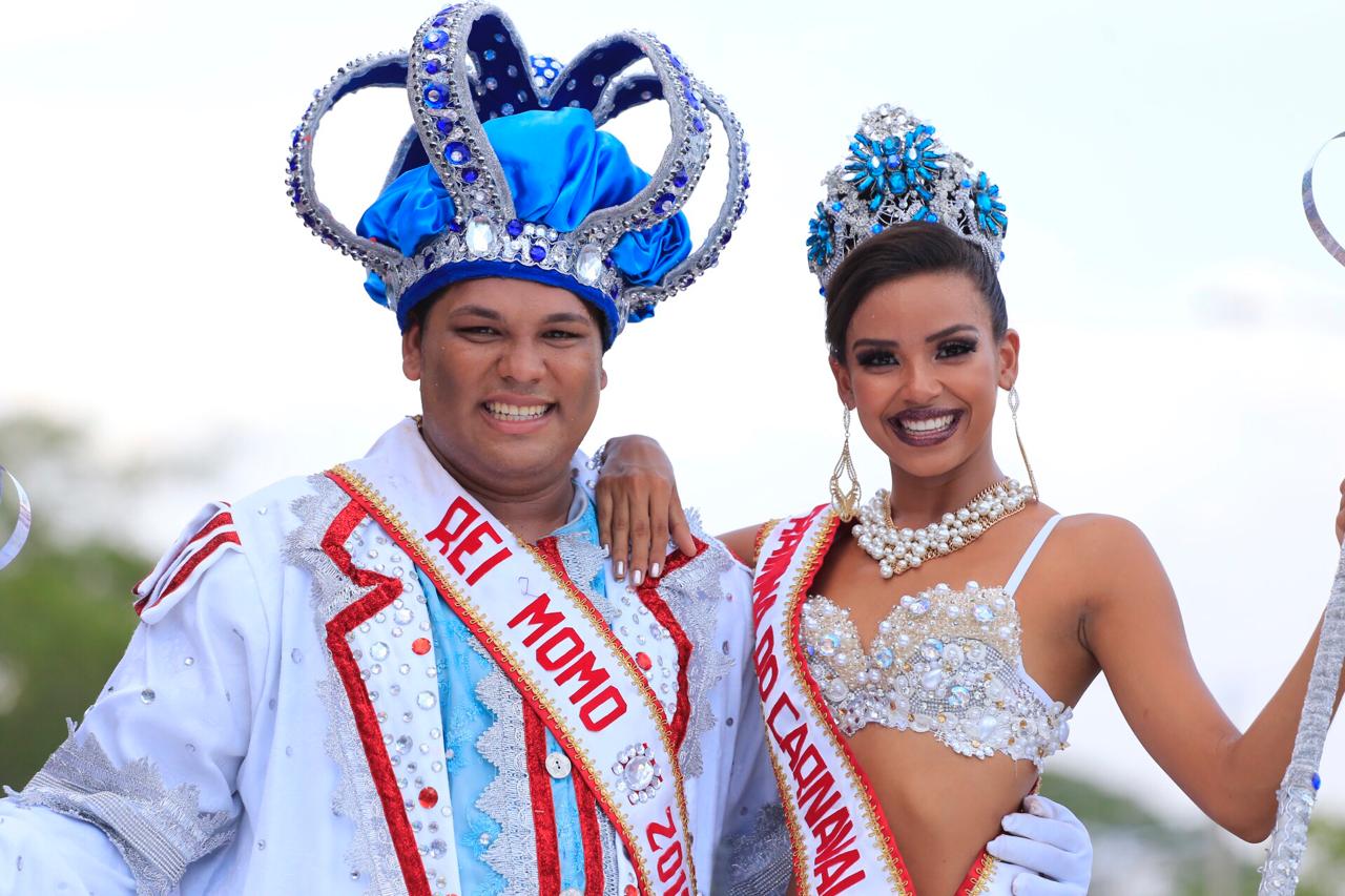 Rei e Rainha do Carnaval 2018 participam do Corso de Teresina