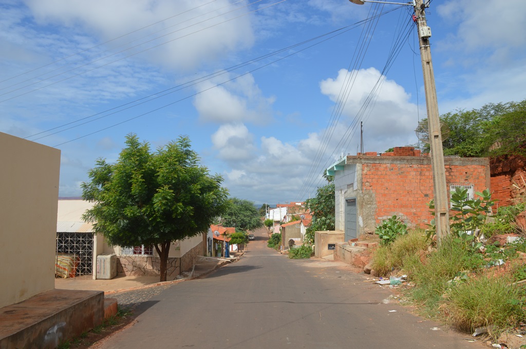 Comunidade do Sobradinho II sofre com a falta de água