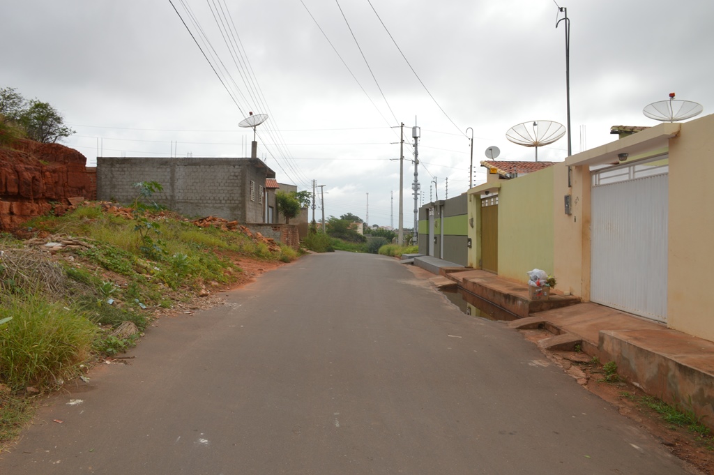 Falta de água é constante na rua Sobradinho II