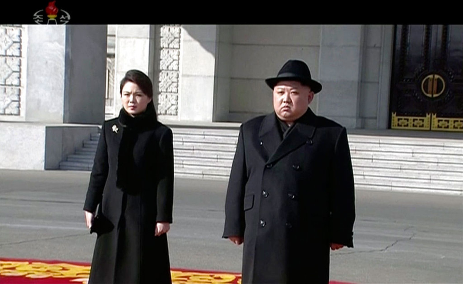 Líder da Coreia do Norte, Kim Jong-un, ao lado da mulher, Ri Sol Ju