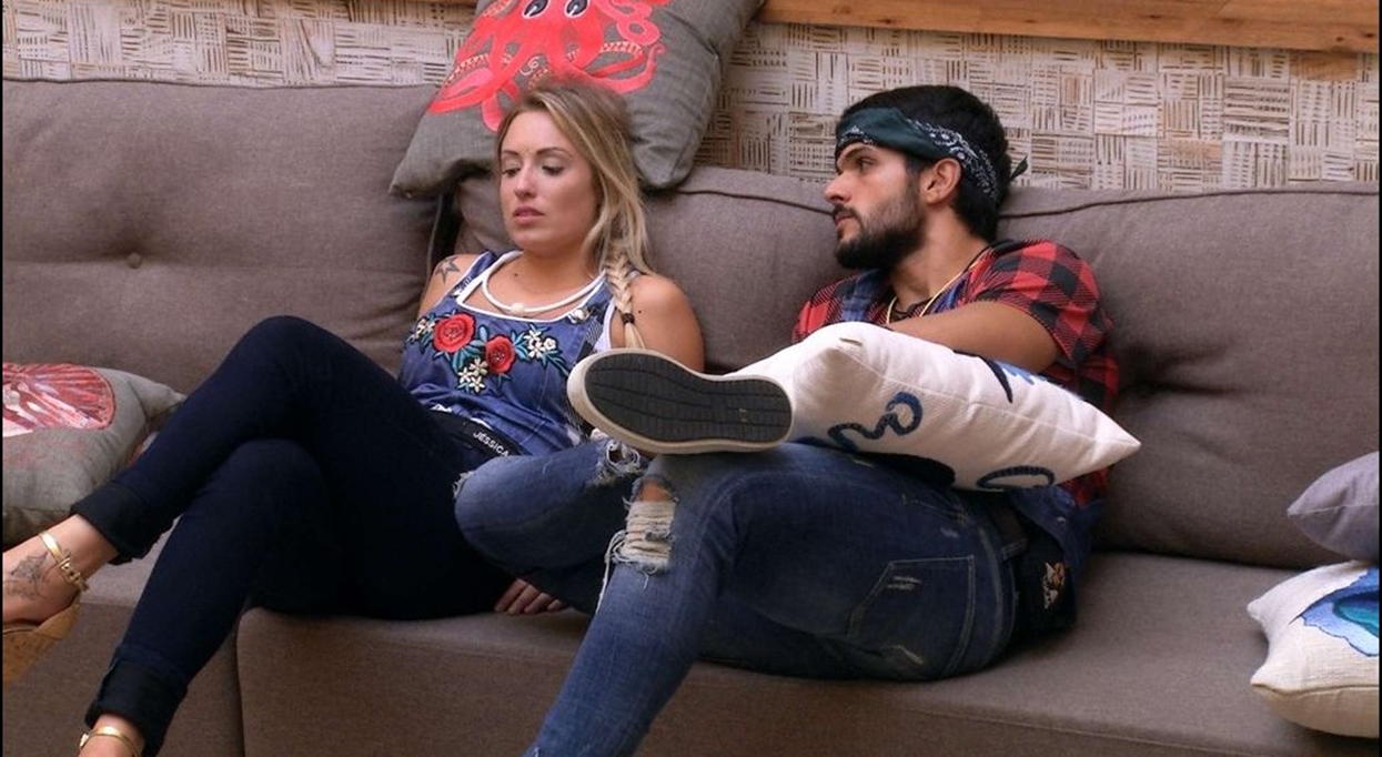Lucas e Jéssica trocaram carícias no BBB18