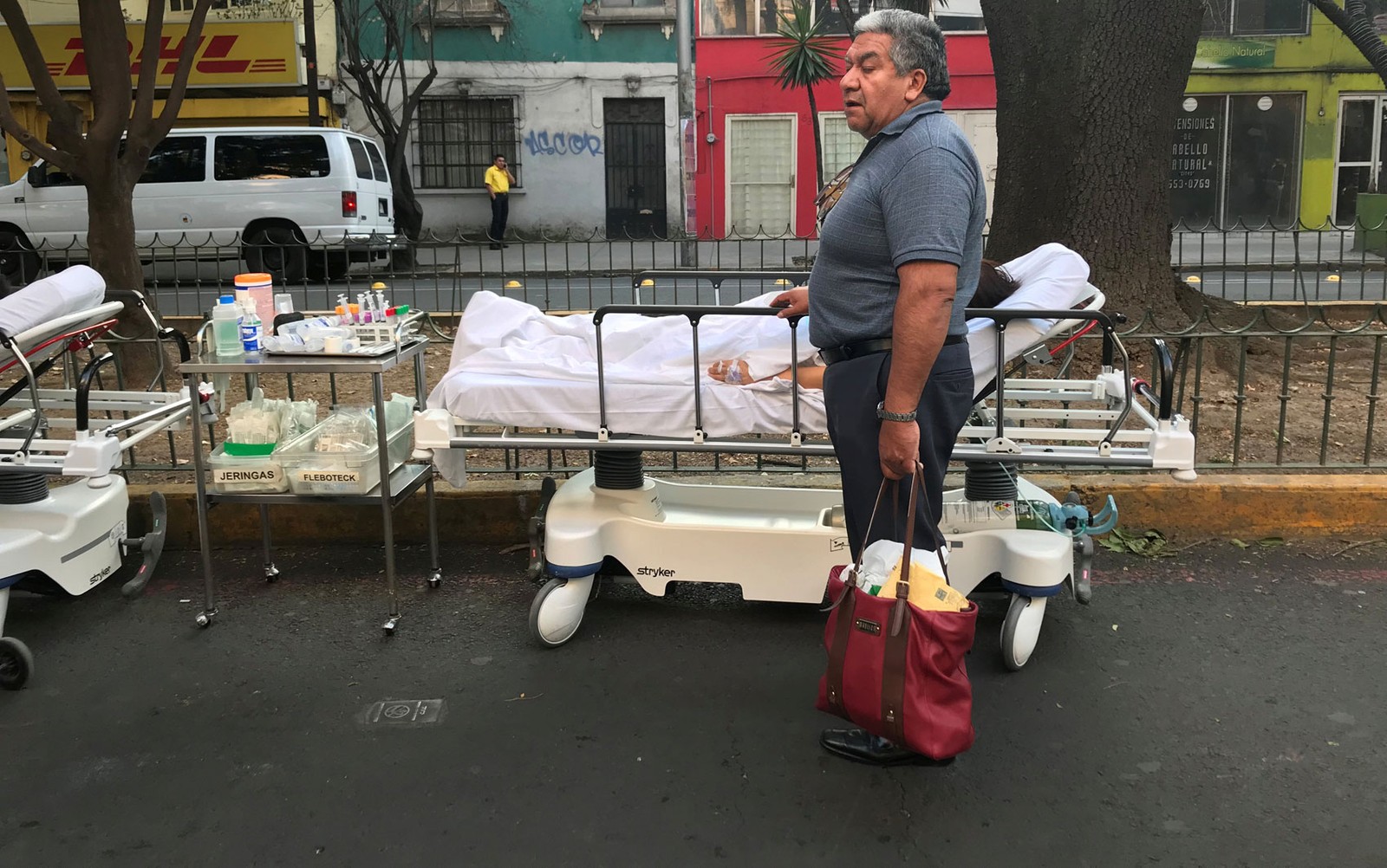 Pacientes foram retirados de hospital devido ao terremoto no México