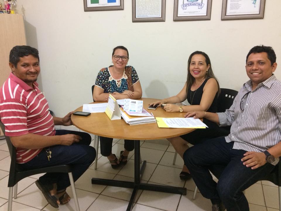 Equipe reunida na prefeitura de Esperantina