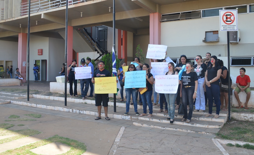 Manifestação de protesto reúne número inexpressivo de servidores 