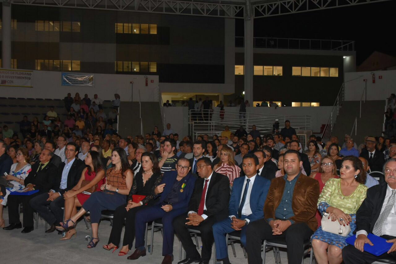 Centro Cultural Conegundes Gonçalves é inaugurado em Floriano 