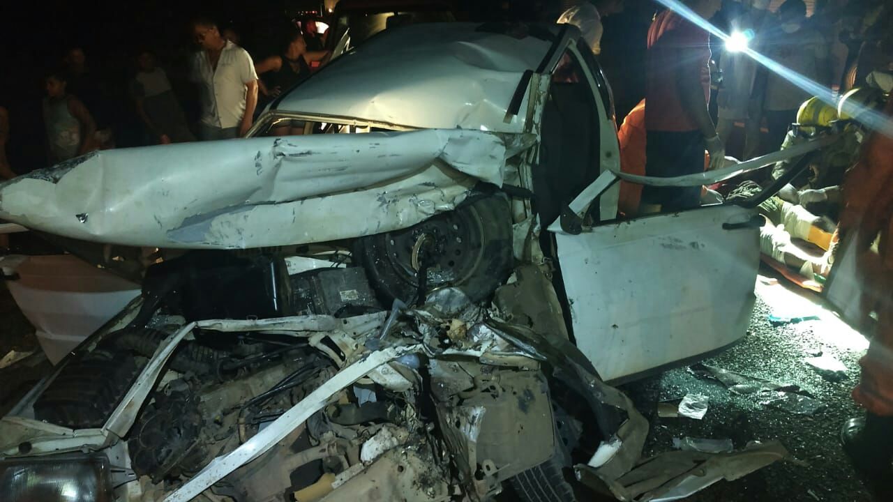 Grave acidente entre carro e caminhão na BR 316