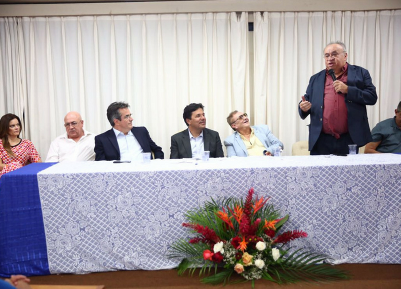 Deputado Heráclito Fortes discursando