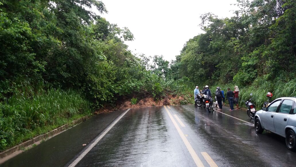 Interdição da pista na no Km 18 da BR 343