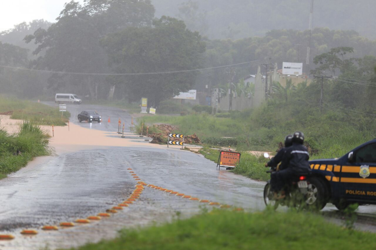 Trecho da BR 343 está interditado em Teresina