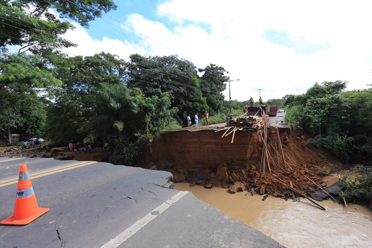 Trecho da BR 343 continua intrafegável