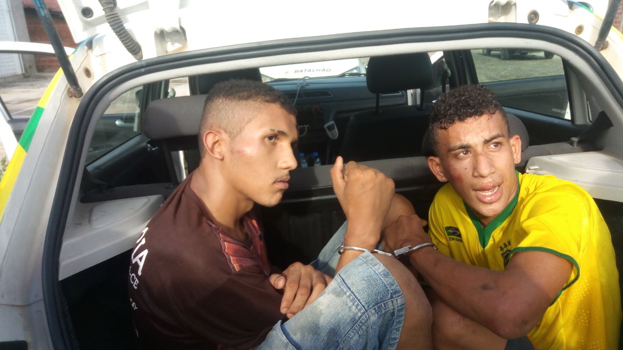 PM prendeu indivíduos com joias, arma de fogo e munição