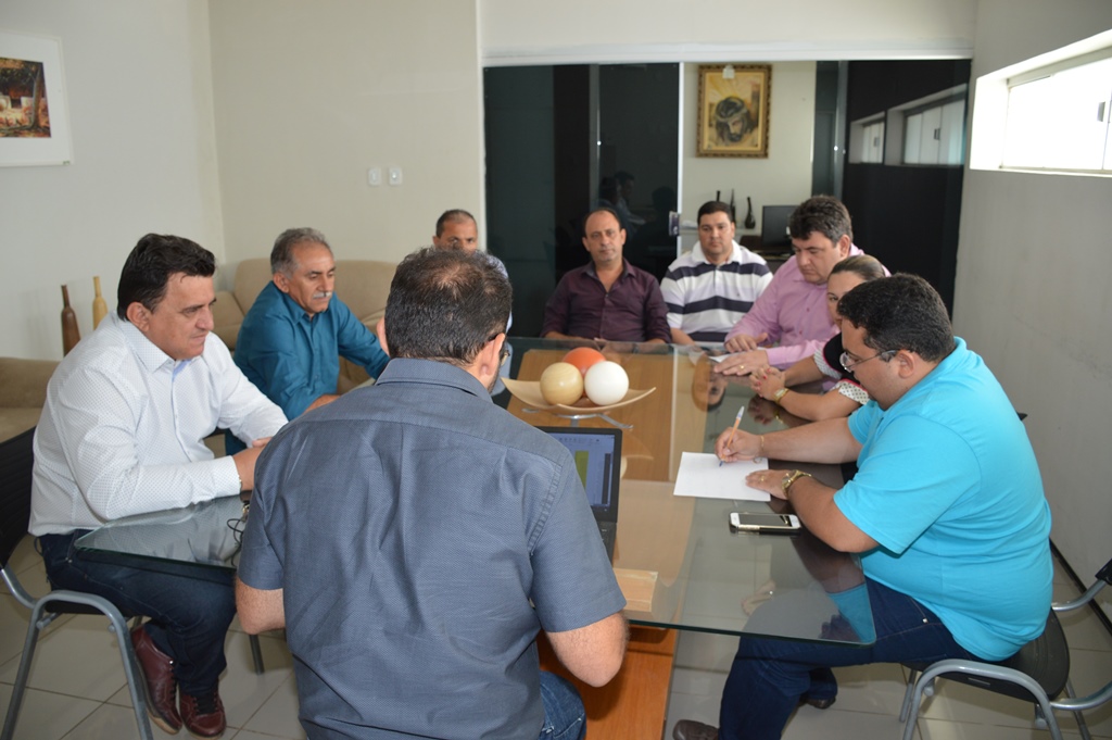 Vereadores debatem novo projeto de iluminação pública