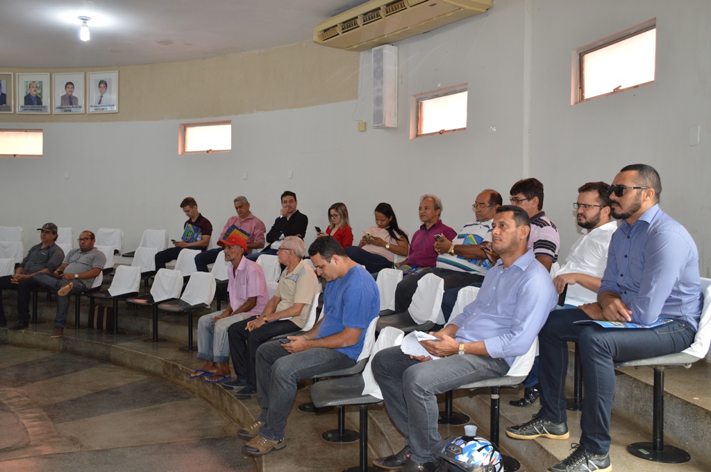 Público participa do evento Ação Municipalista