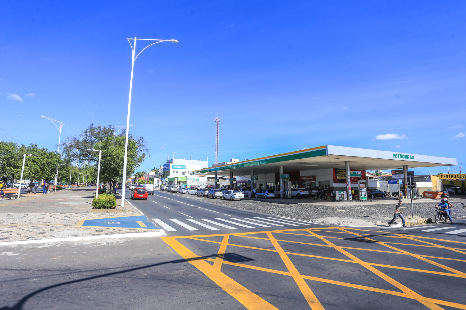 Posto de combustível na Frei Serafim