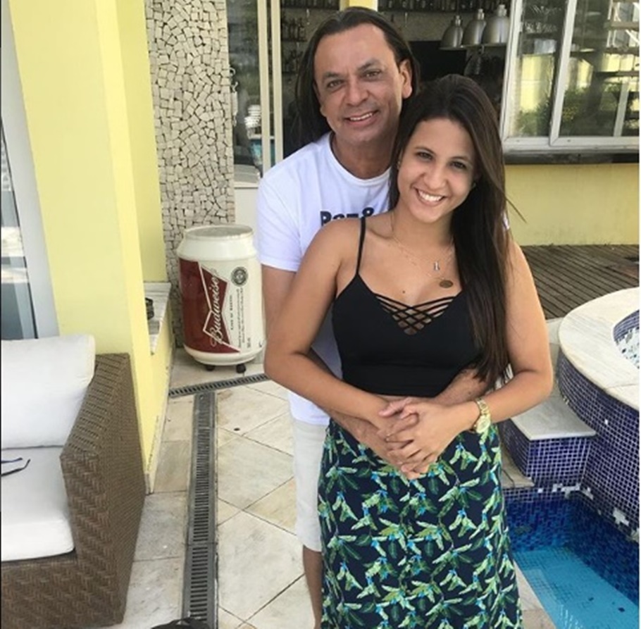 Frank Aguiar e sua namorada Caroline Santos