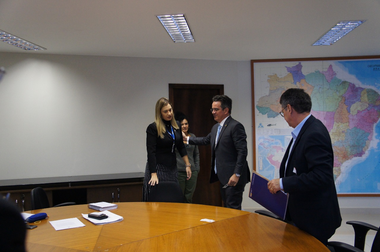 Ciro Nogueira solicita licenciamento ambiental de ponte no Piauí