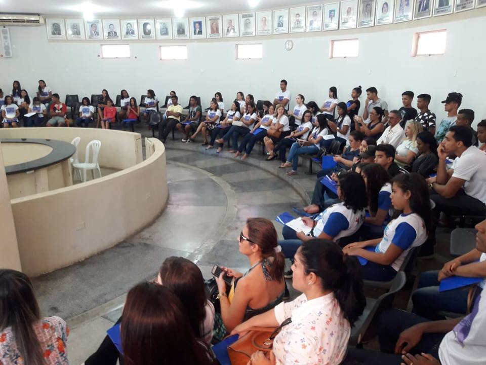 Debate sobre o trabalho infantil em Picos