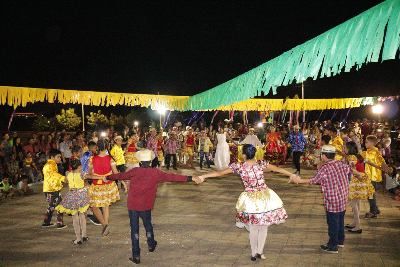 Apresentações culturais no Cocal Junino 2018
