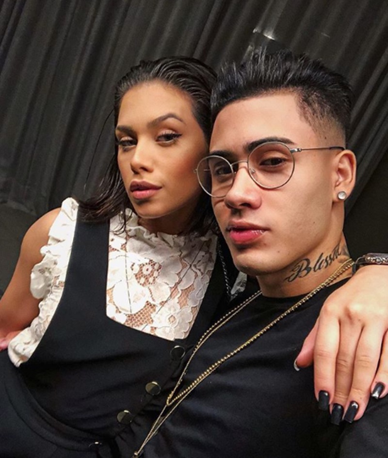 Flávia Pavanelli e Mc Kevinho