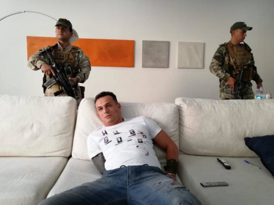 O brasileiro, que é considerado foragido por ter cometido diversos crimes, é tido como um importante integrante do Primeiro Comando da Capital (PCC) 