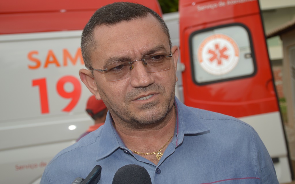Padre Walmir não vai se afastar do cargo