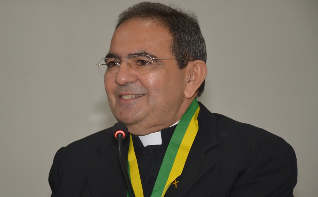 Padre Bezerra agradece a honraria
