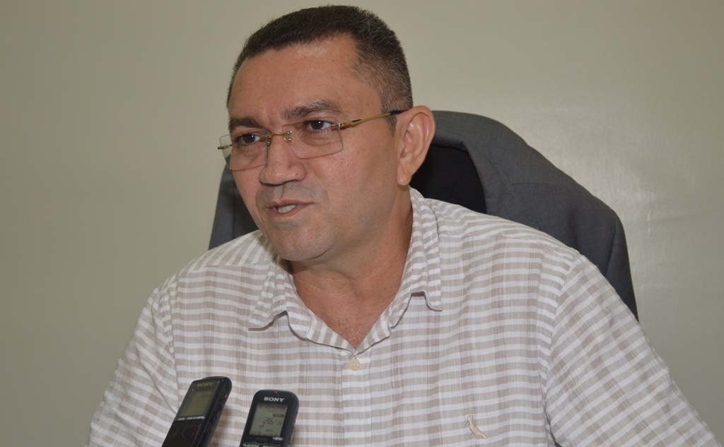 Padre Walmir fecha acordo com Pablo Santos