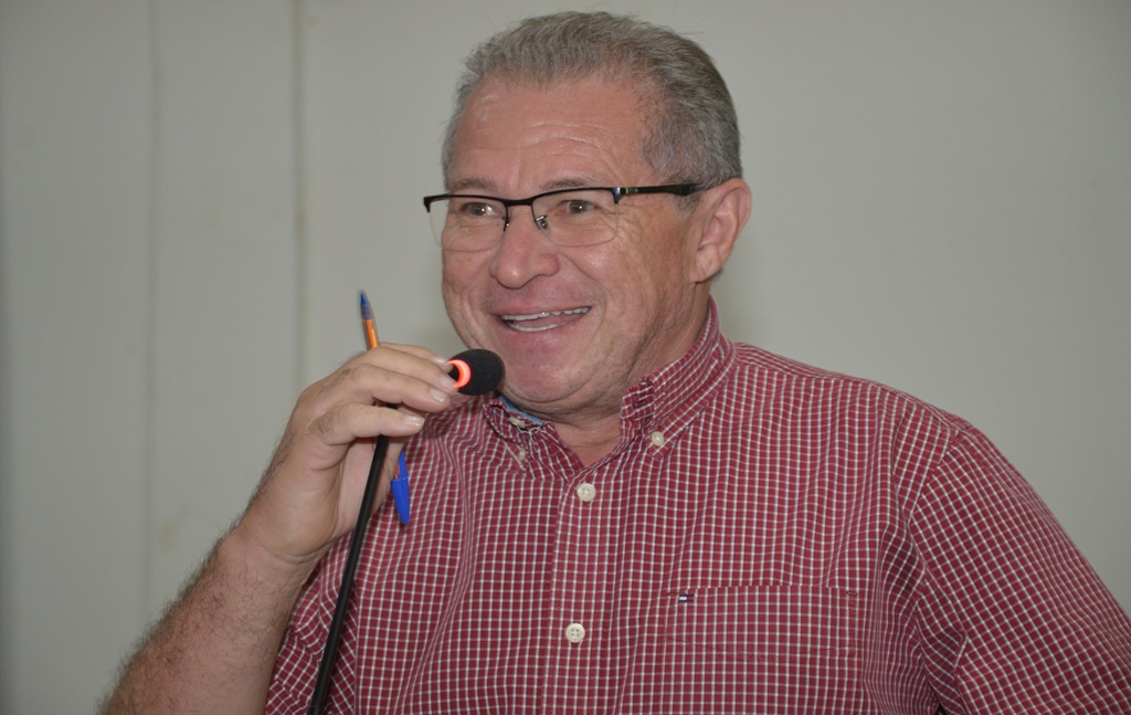 Deputado Assis Carvalho destaca trajetória do MDB