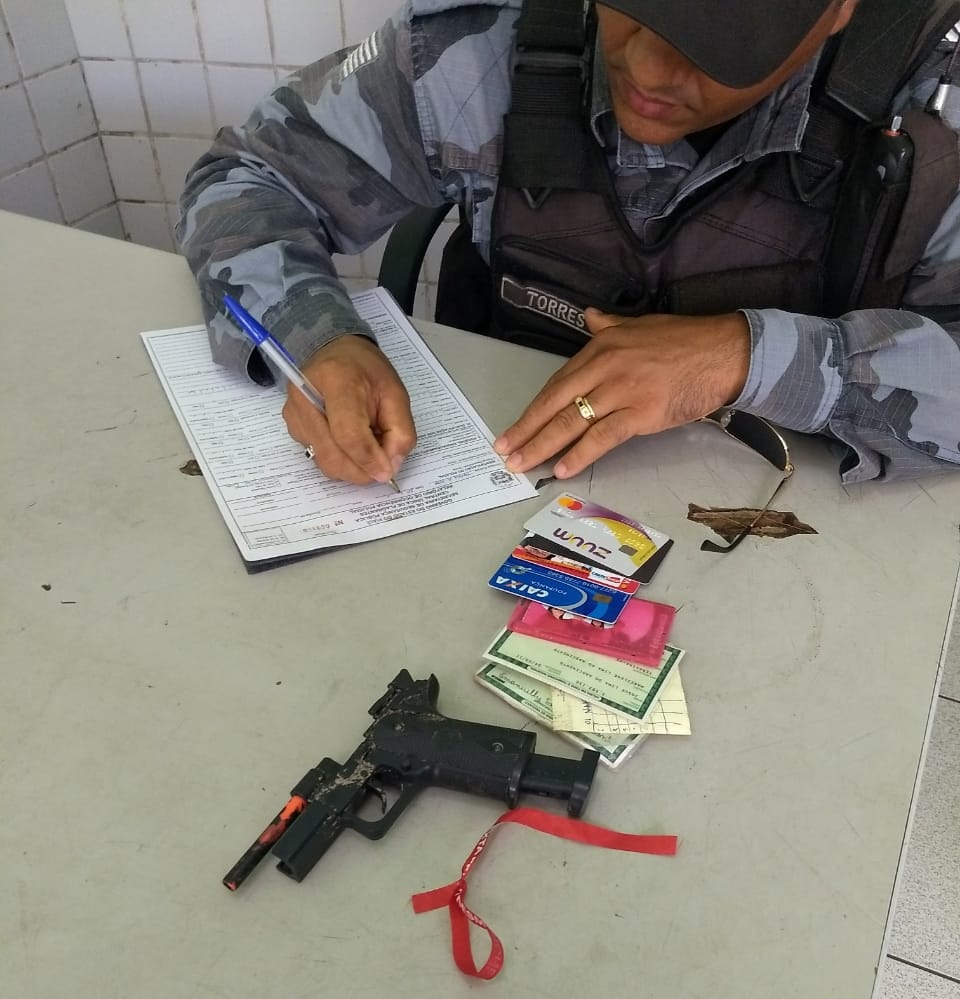 Objetos apreendidos com o menor